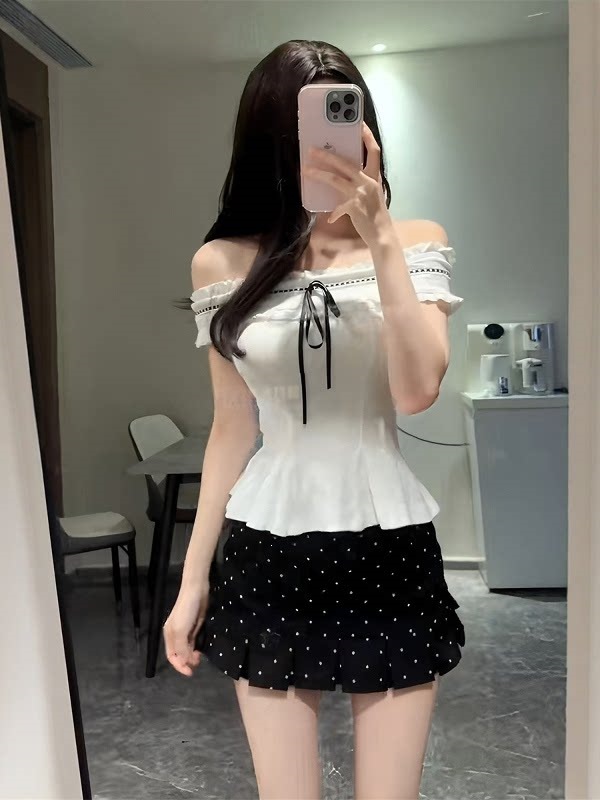 French Pure Sweet Slim Off Shoulder Top 2 Pcs Set Design Polka Short S photo 2 (style 1049957723163)