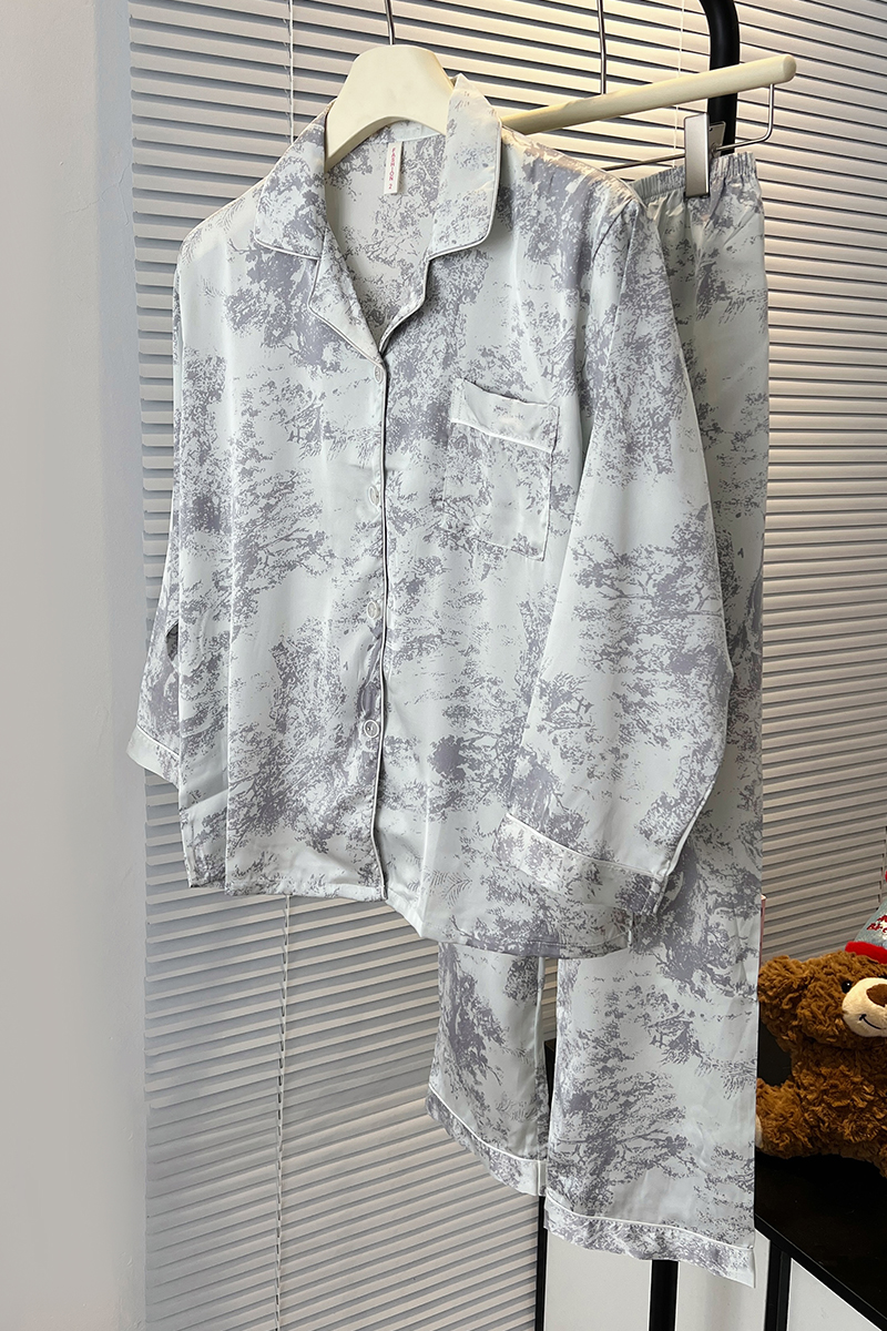 Women's Summer Ice Silk Short Sleeve & Shorts Pajama Set - Breathable, Comfortable, Wearable Out