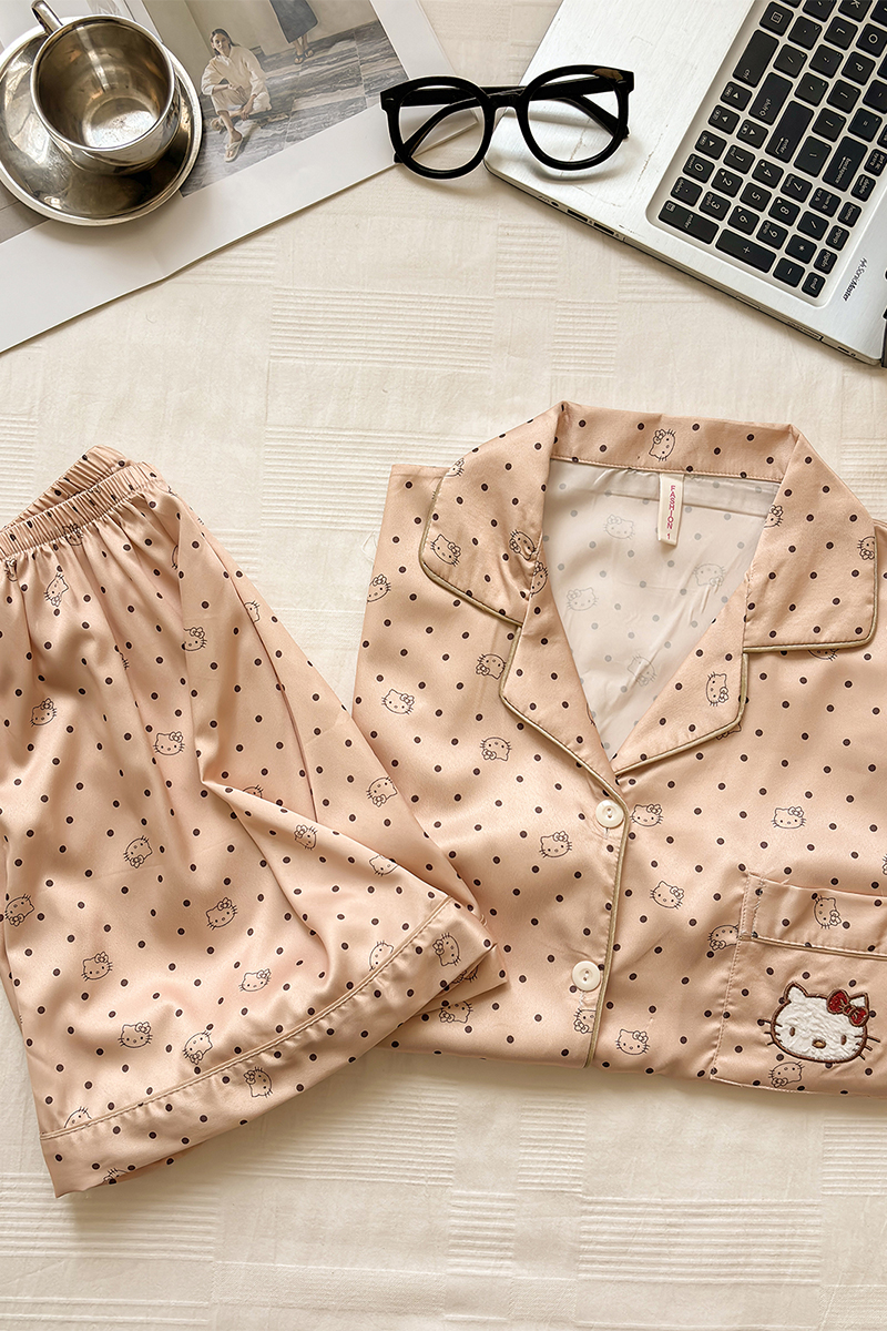 Women's Summer Polka Dot Ice Silk Short Sleeve & Shorts Loungewear Set photo 5 (style SM-DF2F56)