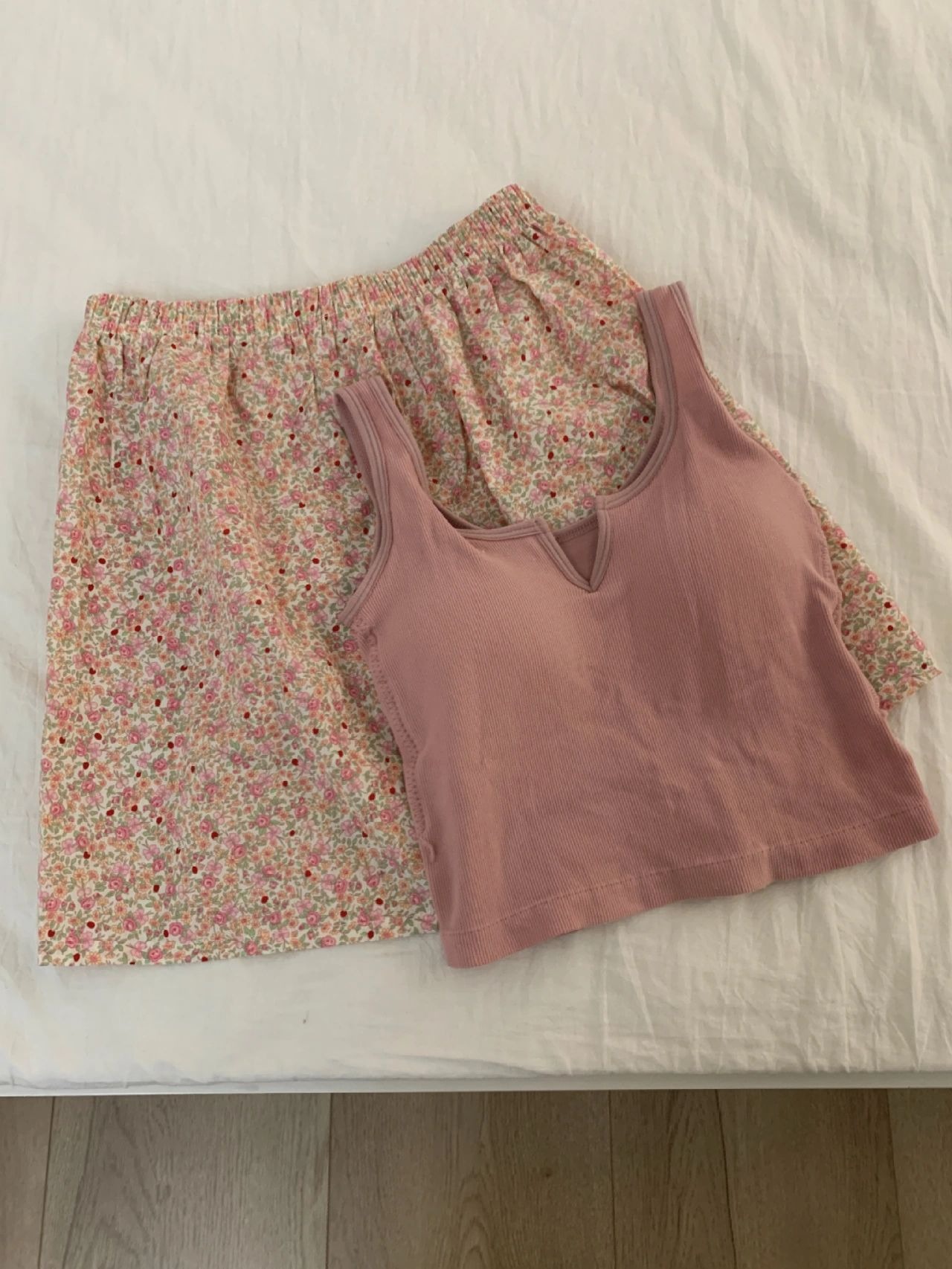 Summer Cotton Vest Homewear Women Short Sleeve Shorts 2 Pcs Breathable photo 1 (style 1424)