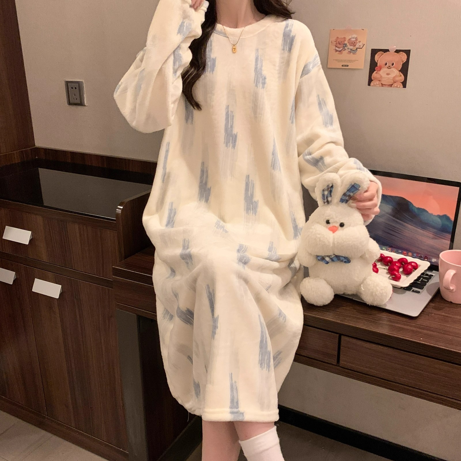 Autumn Winter Flannel Camisole Nightgown Women Loose Slim Breathable H photo 4 (style 310)