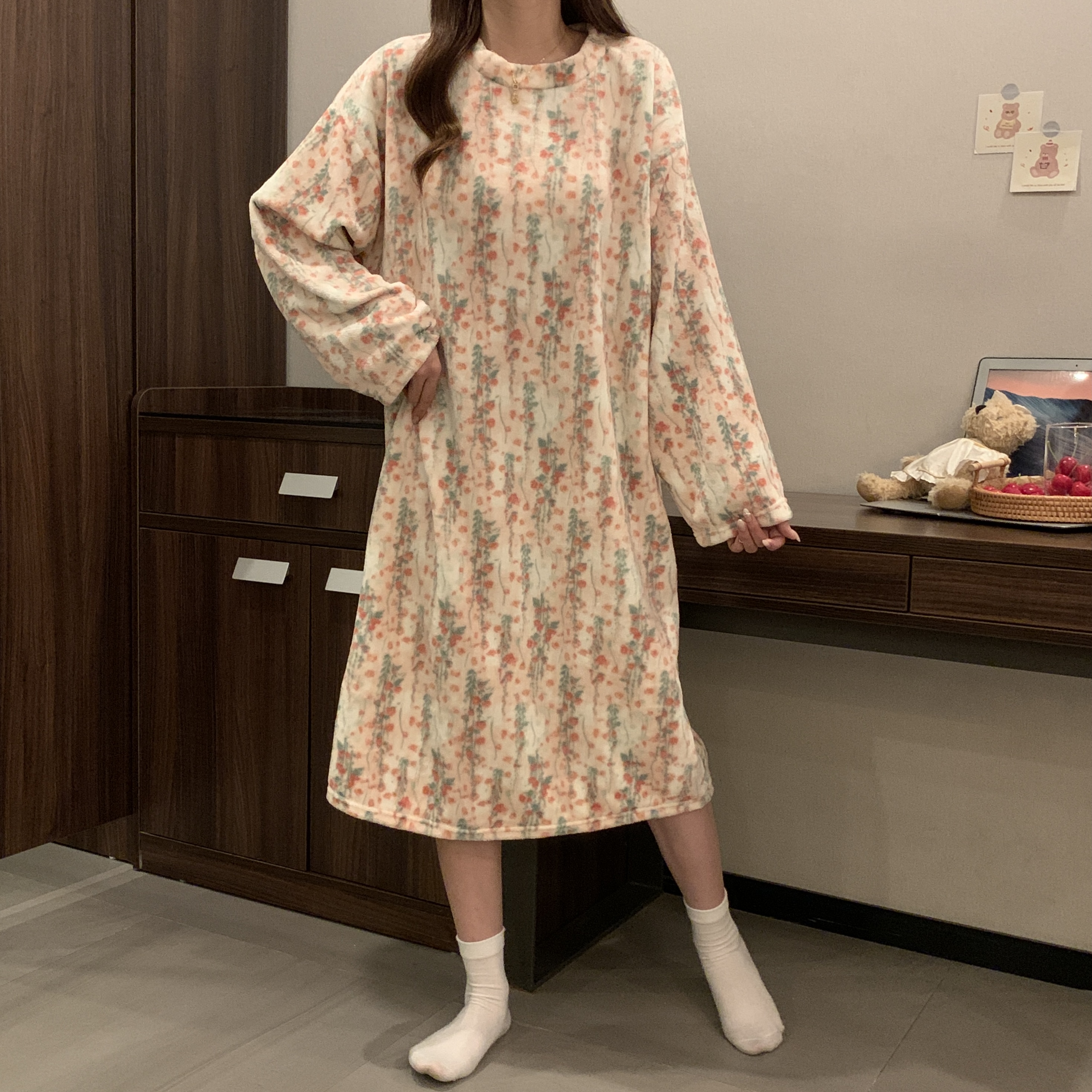 秋冬法兰绒吊带睡裙女宽松显瘦舒适透气家居睡衣裙