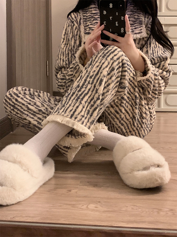 Autumn Winter Coral Fleece Homewear Women Short Sleeve Shorts 2 Pcs Thick Warm Wholesale