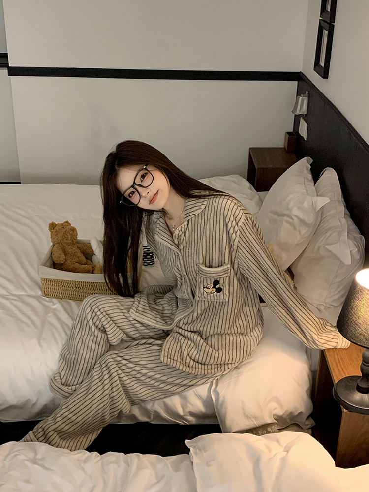 Autumn Winter Flannel Homewear Women Short Sleeve Shorts 2 Pcs Thick W photo 1 (style 828372)