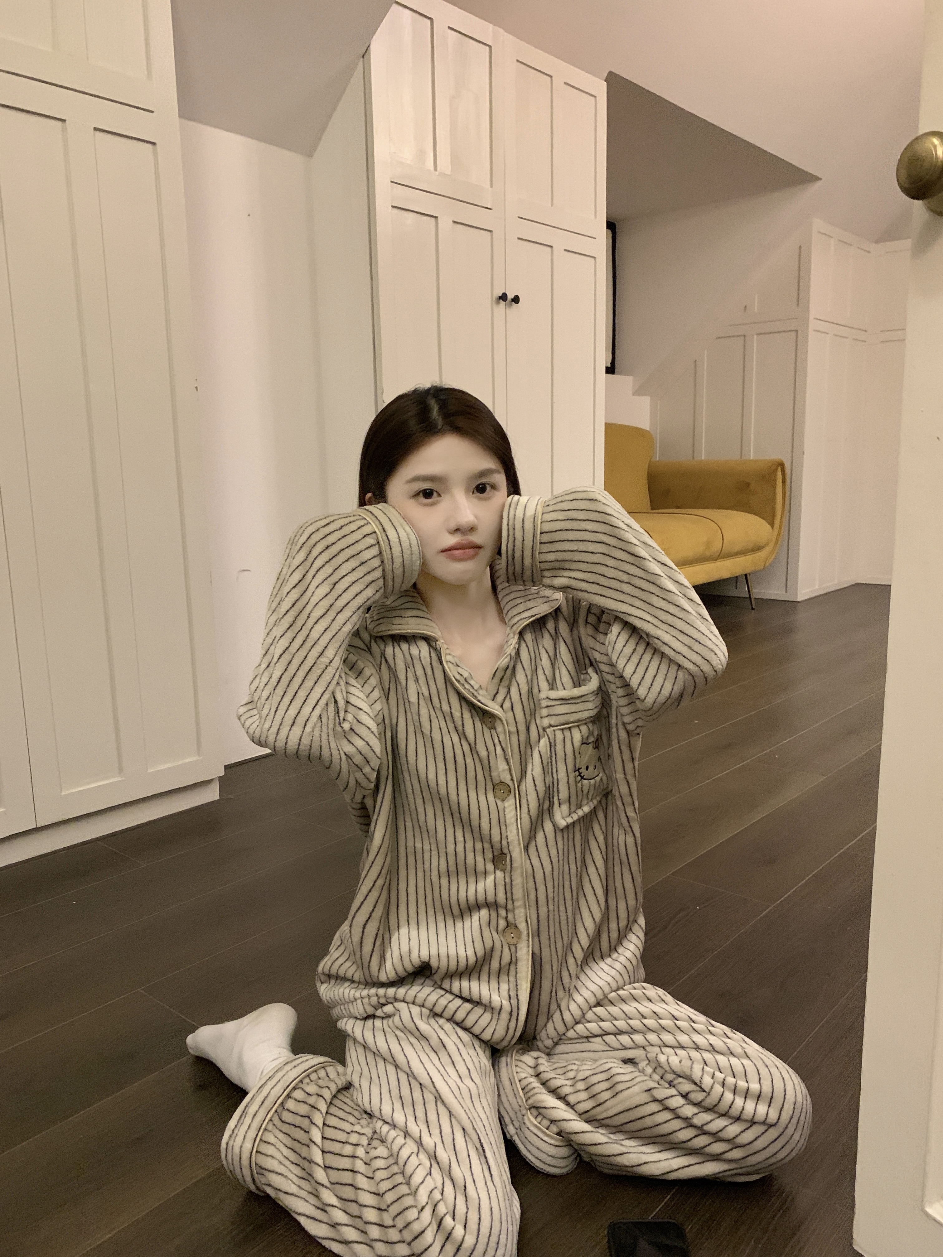 Autumn Winter Flannel Homewear Women Short Sleeve Shorts 2 Pcs Thick W photo 3 (style 829372)