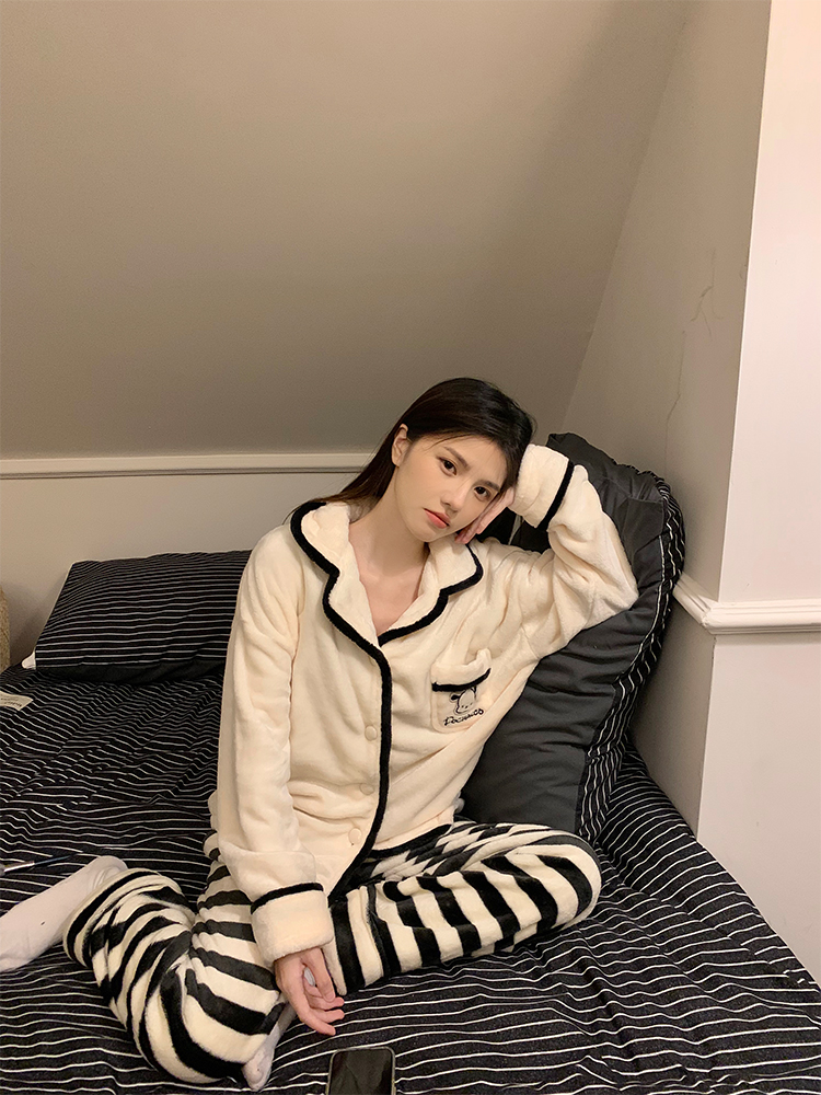 Autumn Winter Flannel Homewear Women Short Sleeve Shorts 2 Pcs Thick W photo 4 (style 830352)