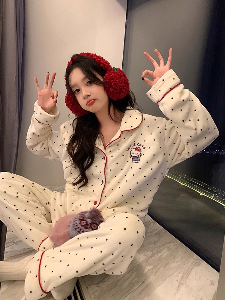 Autumn Winter Flannel Polka Homewear Women Short Sleeve Shorts 2 Pcs T photo 1 (style 837352)