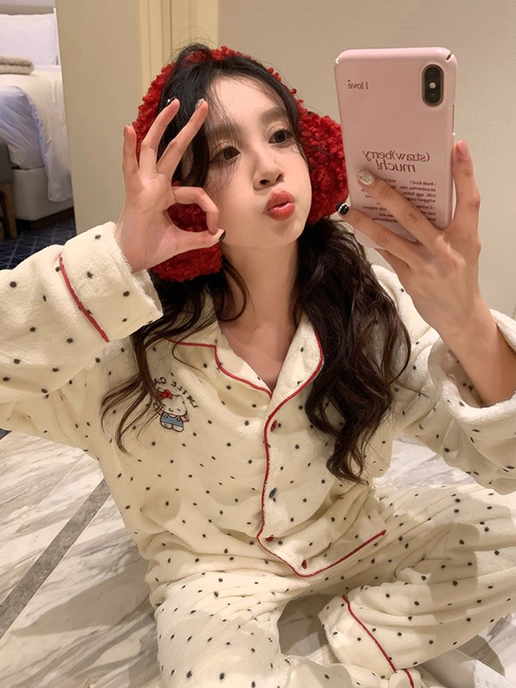 Autumn Winter Flannel Polka Homewear Women Short Sleeve Shorts 2 Pcs T photo 7 (style 837352)