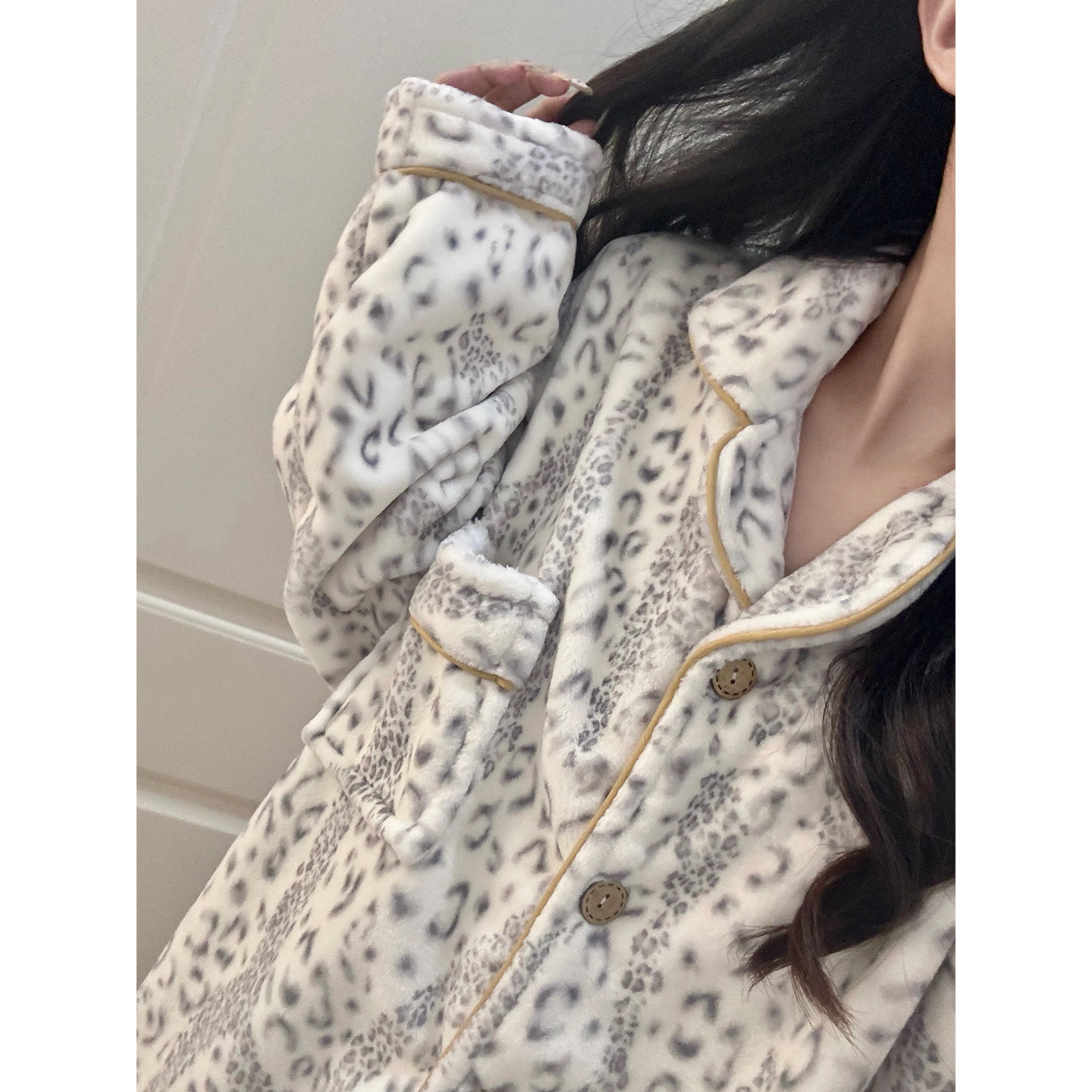 Autumn Winter Flannel Homewear Women Short Sleeve Shorts 2 Pcs Thick W photo 6 (style 848352)