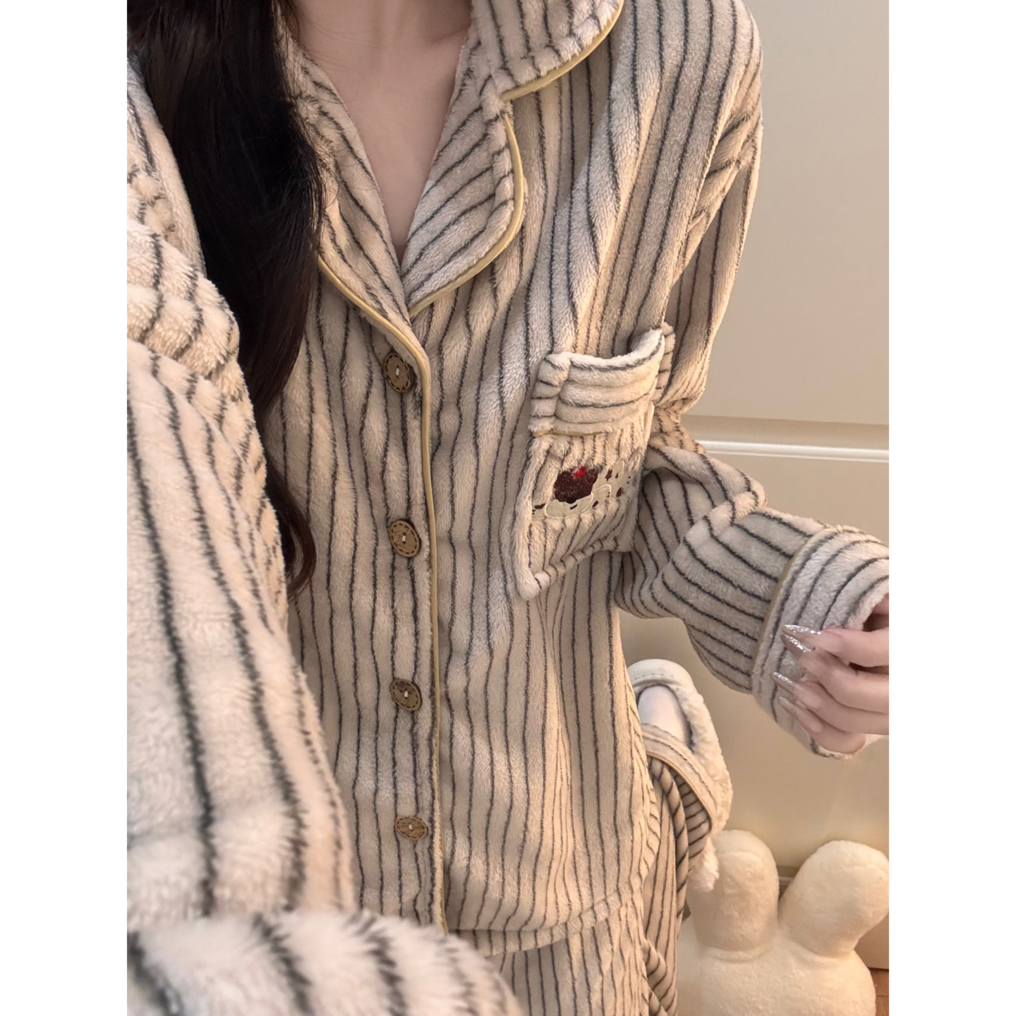 Autumn Winter Flannel Homewear Women Short Sleeve Shorts 2 Pcs Thick W photo 4 (style 852352)